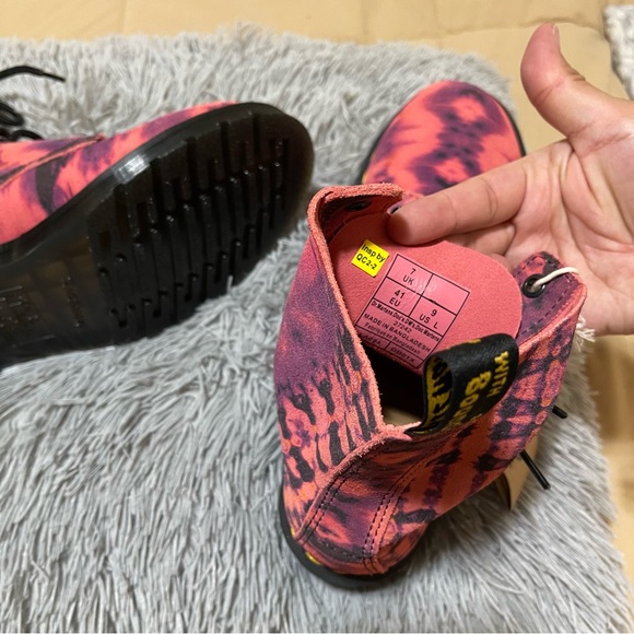 🌈 SOLD Amazing colorful suede Dr Martens - Picture 11 of 12